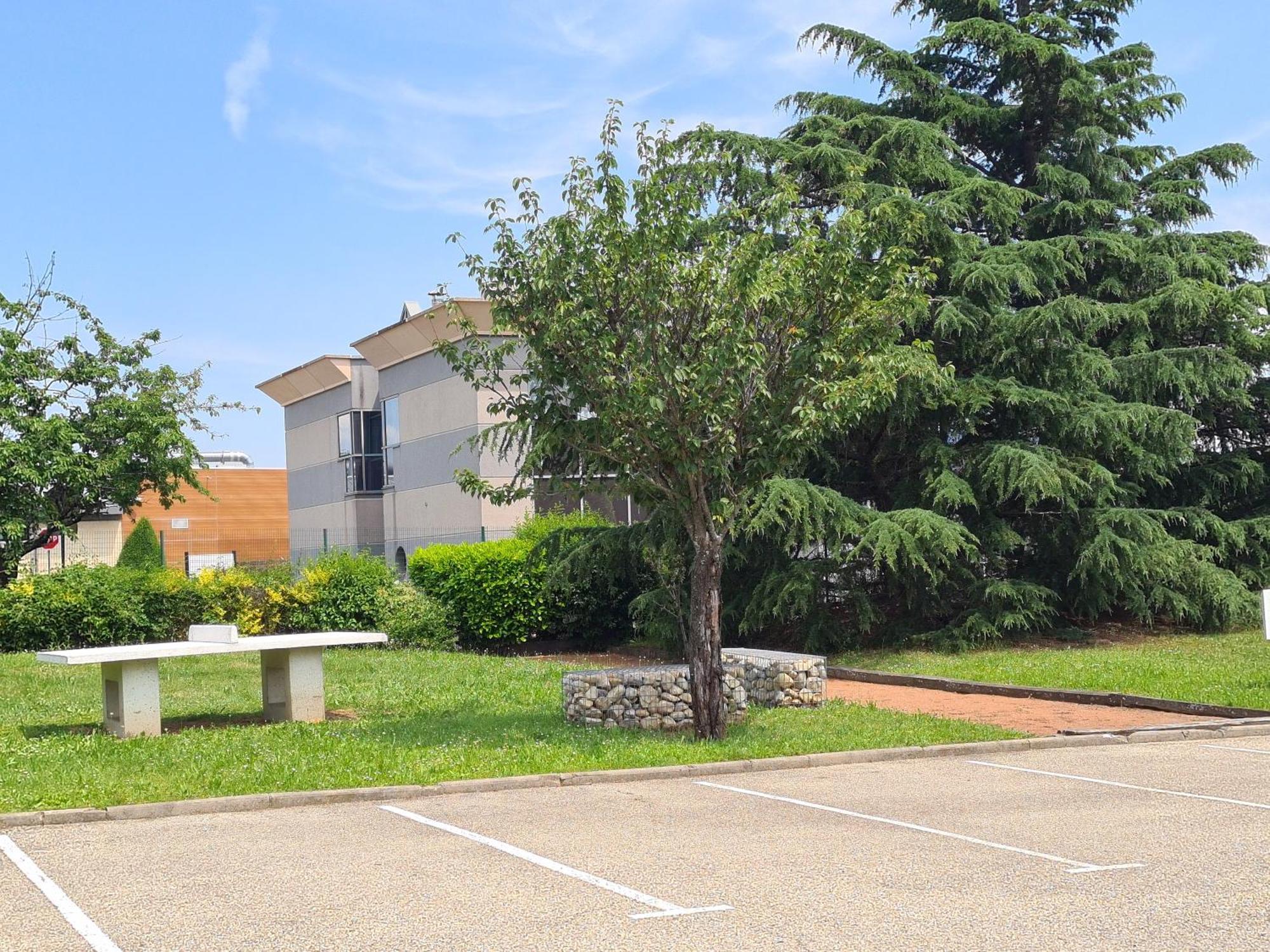 Campanile Saint-Etienne Est- Saint-Chamond Hotel Exterior photo