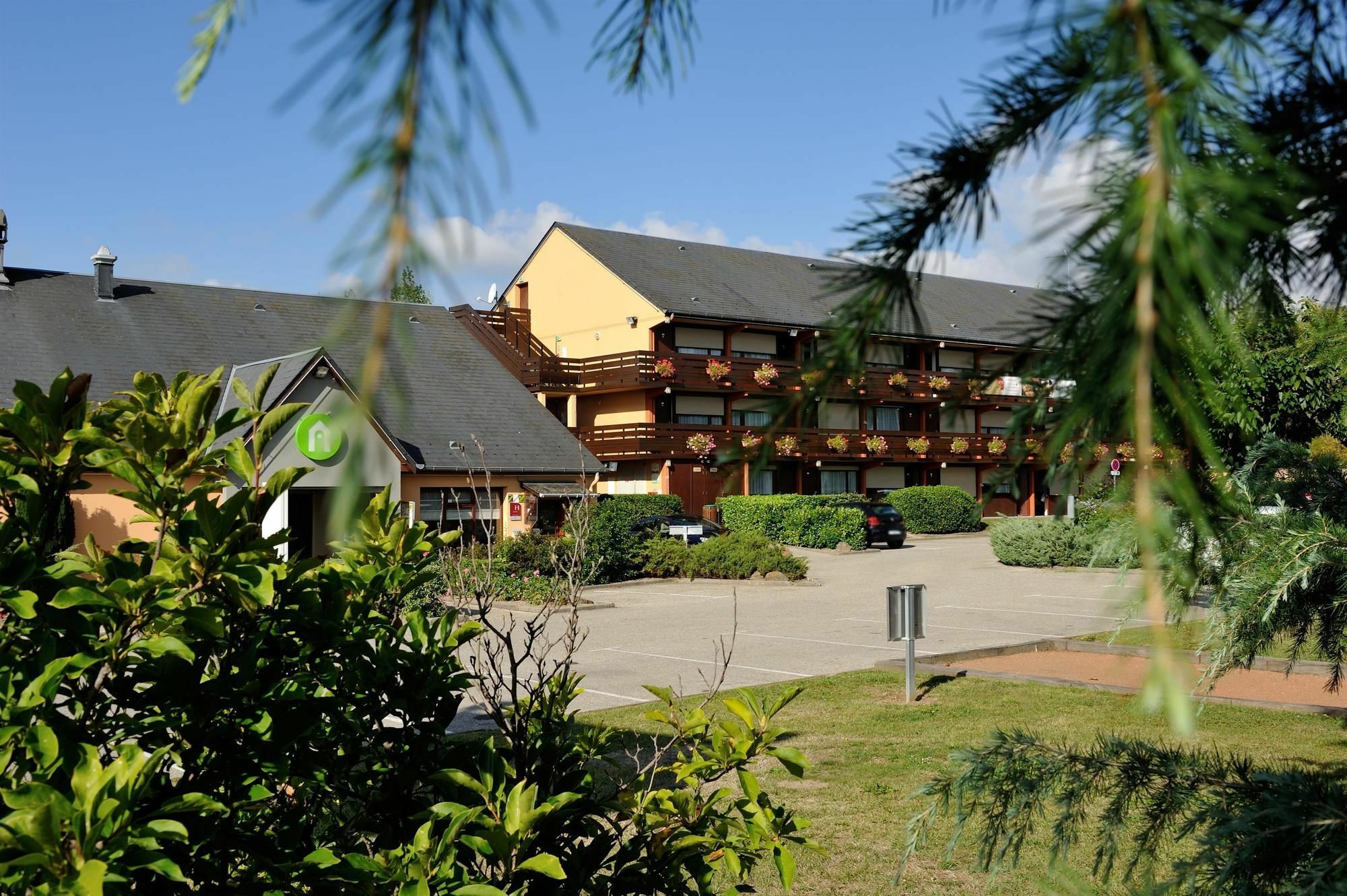 Campanile Saint-Etienne Est- Saint-Chamond Hotel Exterior photo