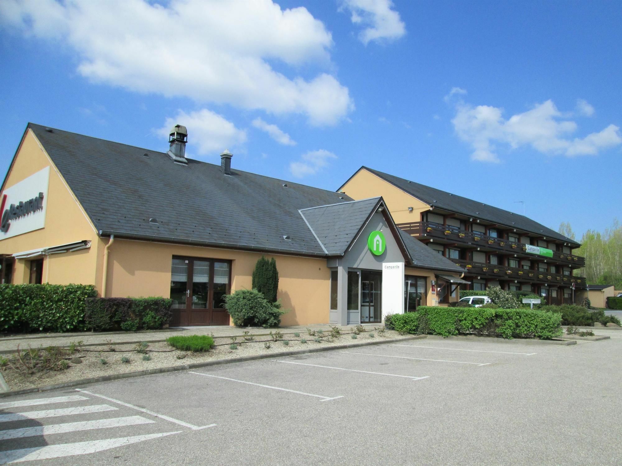 Campanile Saint-Etienne Est- Saint-Chamond Hotel Exterior photo